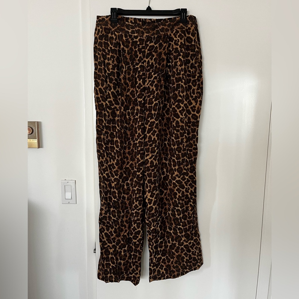 ❤️  3/$20 ASOS Brown and Black Wide Leg Pants